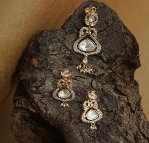 Kundan Earings With Neck Pendant